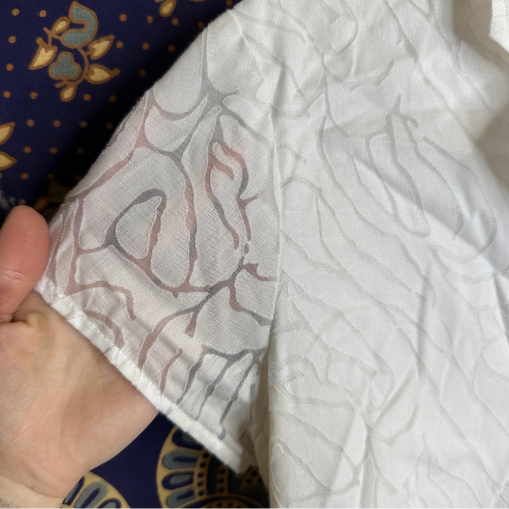 🦋5/20$🦋 sheer floral tie up blouse - Picture 2 of 14